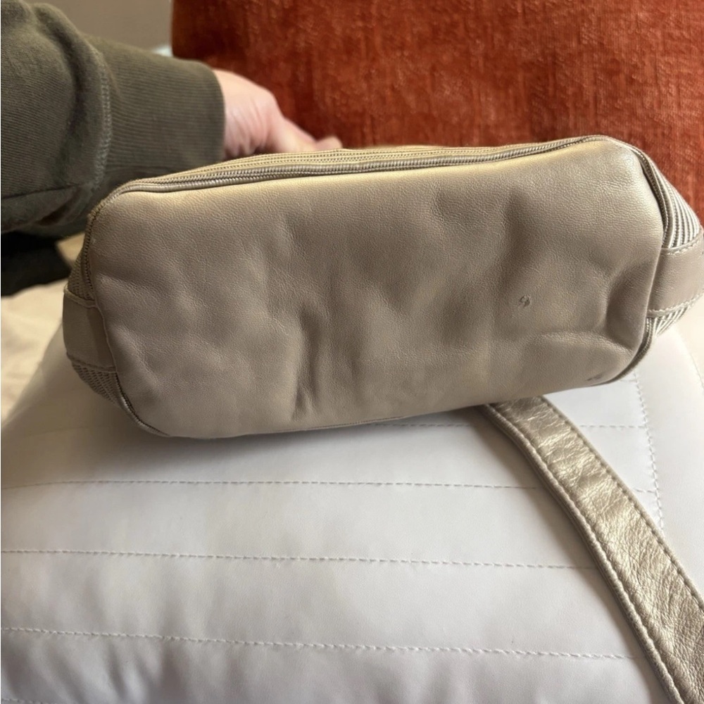 Sharif Cream and Gold Striped Crossbody Bag - Picture 6 of 8